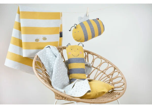 JUWEL cushion filled - bumblebee (GRS) - Image 3