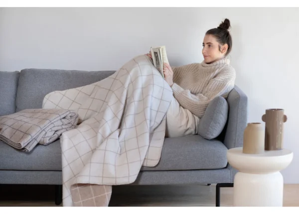 MERANO wool-blend throw "checkered" (GRS) - Image 7