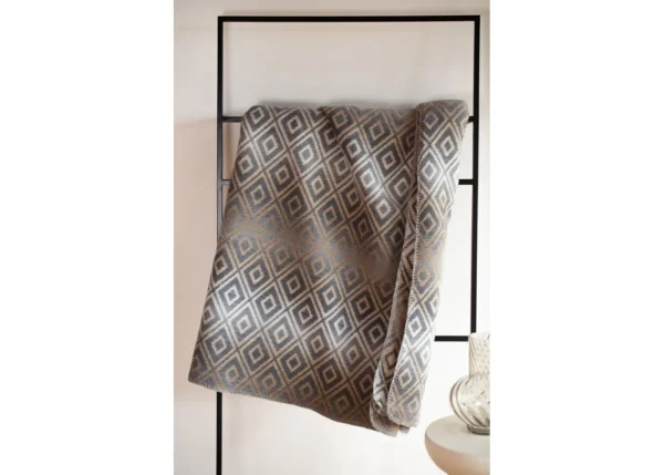 SAVONA throw "lozenge shapes gradient" (GRS) - Image 6