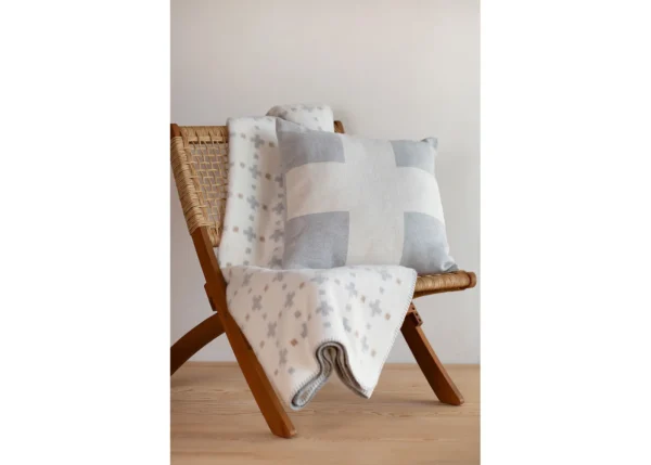 SAVONA throw "crosses/checks" (GRS) - Image 5
