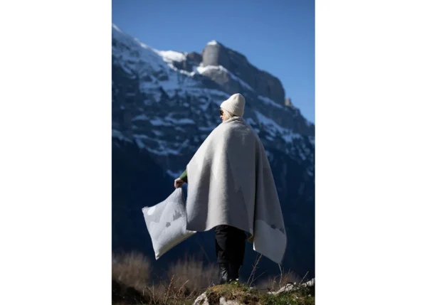 LUCA cotton throw "mountains & moon" (GRS) - Image 4