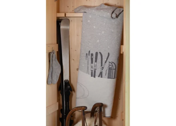 SILVRETTA cotton throw "skis & tobbogan" (GRS) - Image 4